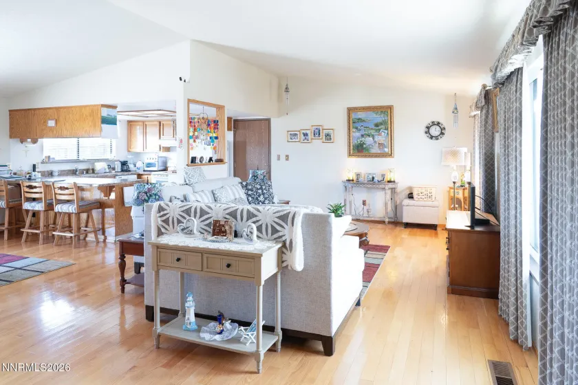 2230 Dakota, Reno, Nevada 89506, 3 Bedrooms Bedrooms, ,2 BathroomsBathrooms,Residential,Residential,Dakota,260000909