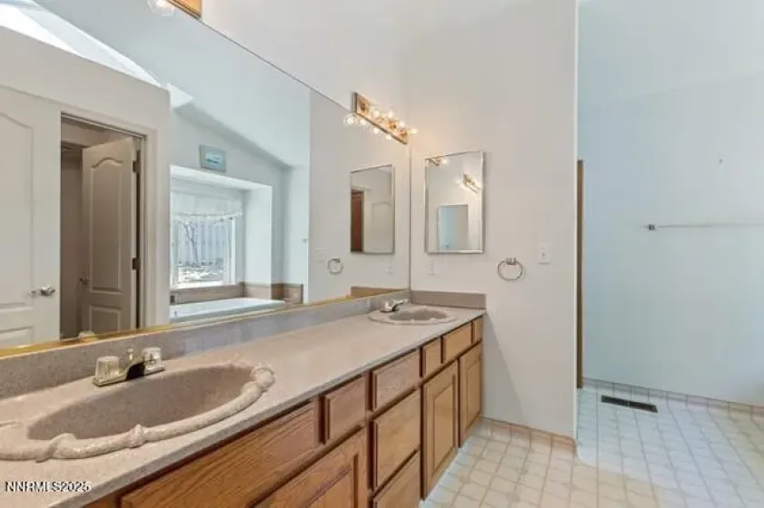 3618 Hemlock, Reno, Nevada 89509, 4 Bedrooms Bedrooms, ,2 BathroomsBathrooms,Residential,Residential,Hemlock,250053966