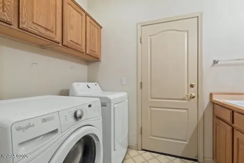 3618 Hemlock, Reno, Nevada 89509, 4 Bedrooms Bedrooms, ,2 BathroomsBathrooms,Residential,Residential,Hemlock,250053966