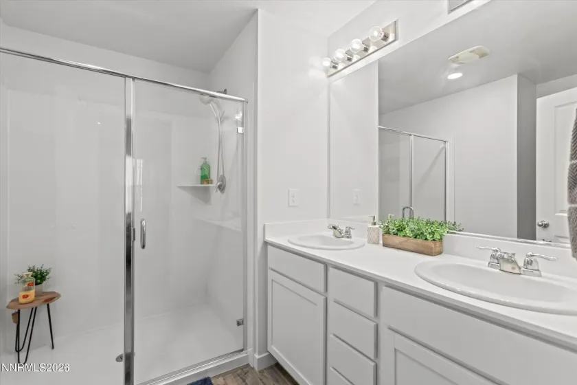 8803 Sky Wind, Reno, Nevada 89506, 4 Bedrooms Bedrooms, ,3 BathroomsBathrooms,Residential,Residential,Sky Wind,260000918