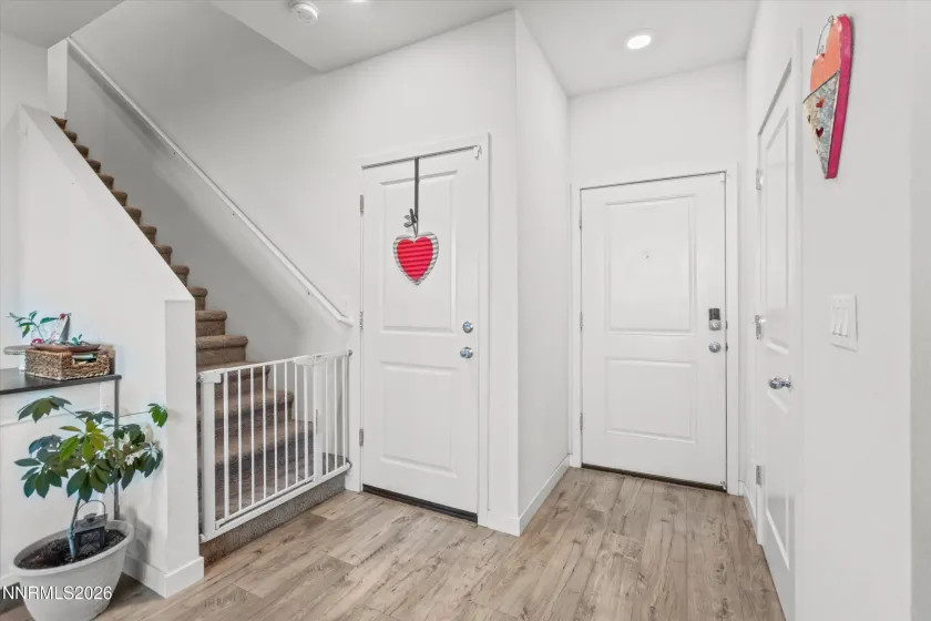 8803 Sky Wind, Reno, Nevada 89506, 4 Bedrooms Bedrooms, ,3 BathroomsBathrooms,Residential,Residential,Sky Wind,260000918