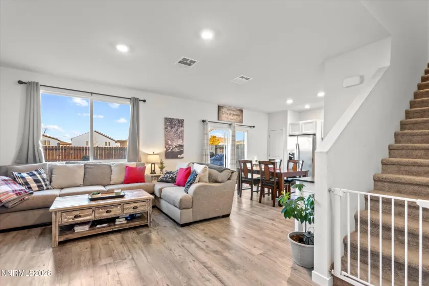 8803 Sky Wind, Reno, Nevada 89506, 4 Bedrooms Bedrooms, ,3 BathroomsBathrooms,Residential,Residential,Sky Wind,260000918