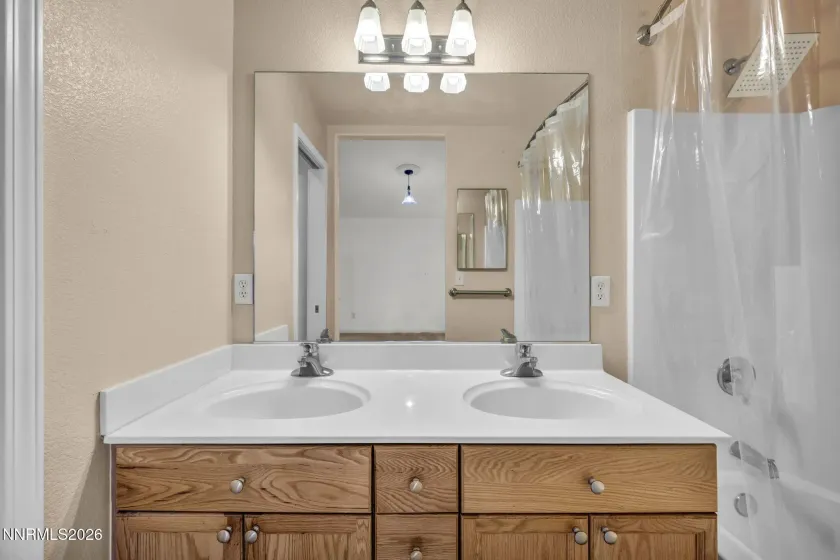 Primary bath dble sinks