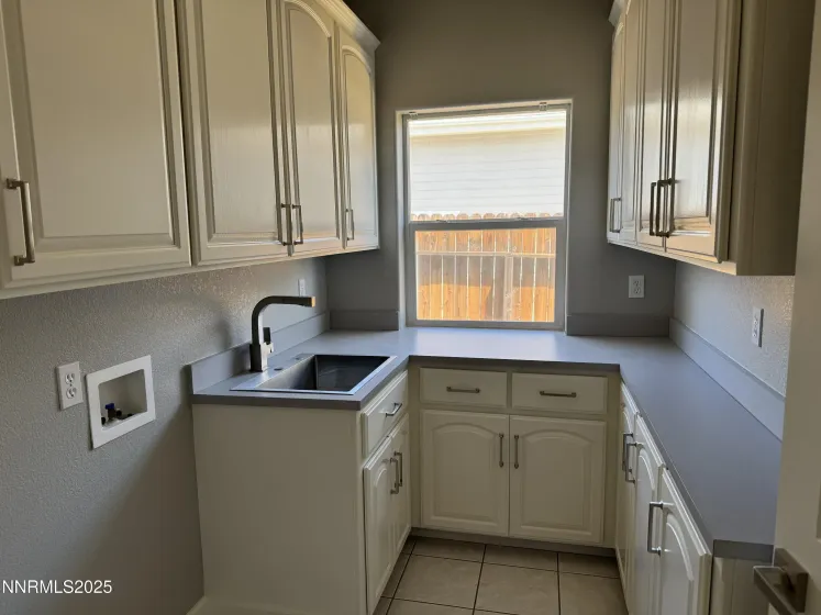 2511 Simons, Carson City, Nevada 89703, 3 Bedrooms Bedrooms, ,3 BathroomsBathrooms,Residential,Residential,Simons,250054047