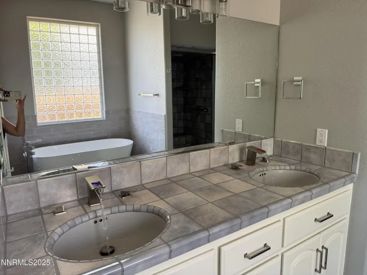 2511 Simons, Carson City, Nevada 89703, 3 Bedrooms Bedrooms, ,3 BathroomsBathrooms,Residential,Residential,Simons,250054047