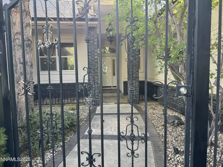 2511 Simons, Carson City, Nevada 89703, 3 Bedrooms Bedrooms, ,3 BathroomsBathrooms,Residential,Residential,Simons,250054047