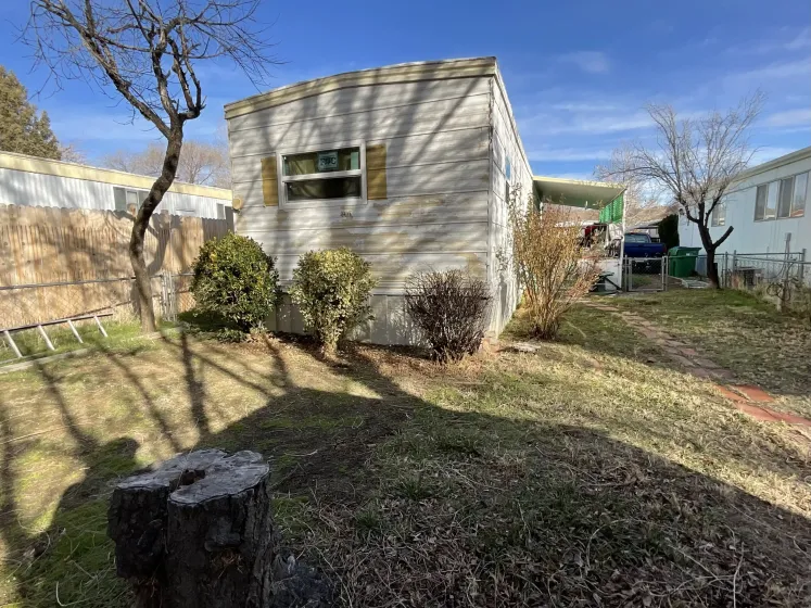 322 Lucky Ln, Reno, Nevada 89502, 2 Bedrooms Bedrooms, 10 Rooms Rooms,1 BathroomBathrooms,Manufactured,Residential,Lucky,260000923