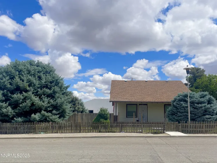 77 Lay, Winnemucca, Nevada 89445, 3 Bedrooms Bedrooms, ,1 BathroomBathrooms,Residential,Residential,Lay,250051701