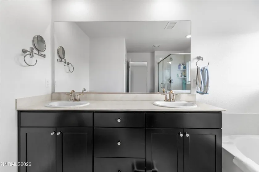 7400 Hundred Acre, Reno, Nevada 89506, 4 Bedrooms Bedrooms, ,3 BathroomsBathrooms,Residential,Residential,Hundred Acre,260000927