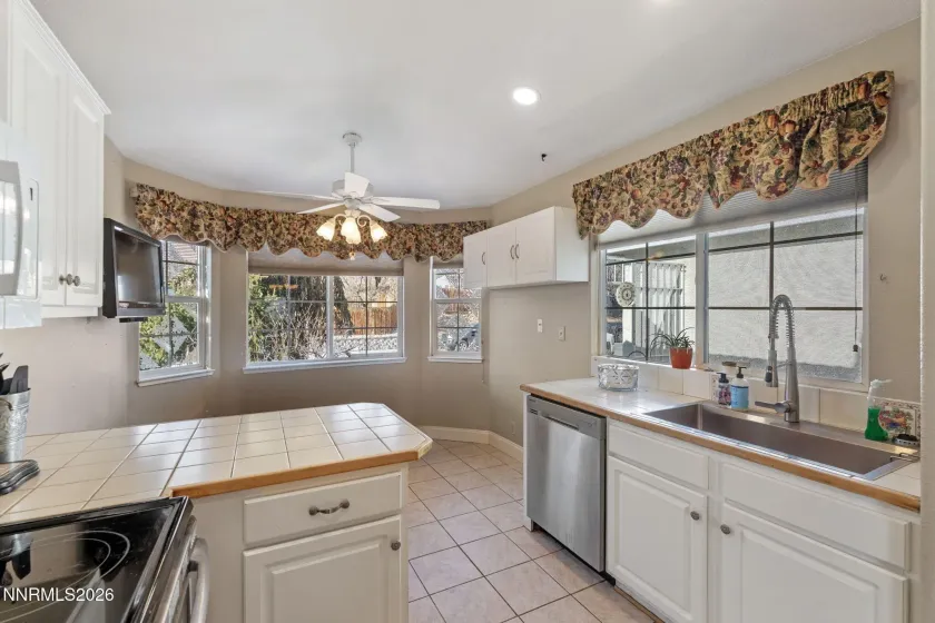 6804 Dorchester, Sparks, Nevada 89436, 3 Bedrooms Bedrooms, ,2 BathroomsBathrooms,Residential,Residential,Dorchester,260000934