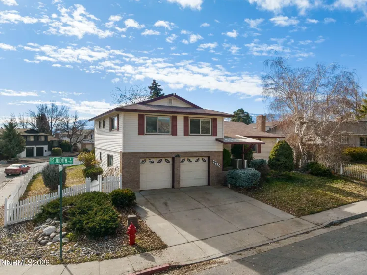 2720 Judith, Reno, Nevada 89503, 3 Bedrooms Bedrooms, ,2 BathroomsBathrooms,Residential,Residential,Judith,260000942