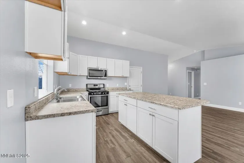 539 Rawe Peak, Dayton, Nevada 89403, 4 Bedrooms Bedrooms, ,2 BathroomsBathrooms,Residential,Residential,Rawe Peak,250052215