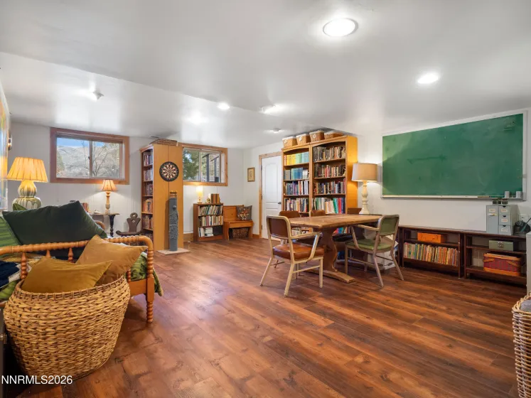 1880 Franklin, Carson City, Nevada 89706, 5 Bedrooms Bedrooms, ,3 BathroomsBathrooms,Residential,Residential,Franklin,260000958