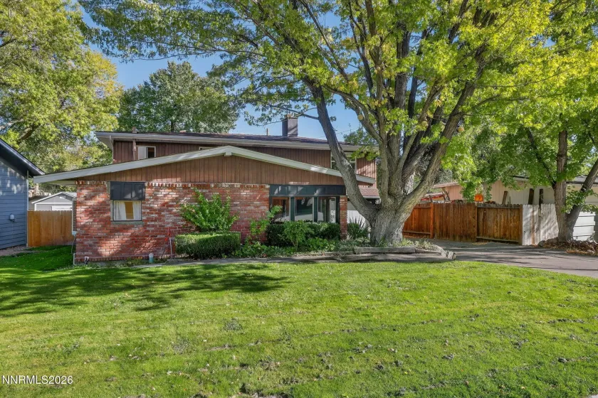 1464 Mark Twain, Reno, Nevada 89509, 3 Bedrooms Bedrooms, ,2 BathroomsBathrooms,Residential,Residential,Mark Twain,260000959