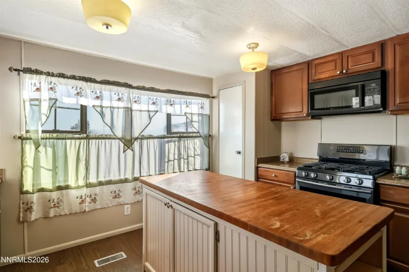 135 Staci, Sun Valley, Nevada 89433, 2 Bedrooms Bedrooms, ,2 BathroomsBathrooms,Residential,Residential,Staci,260000963