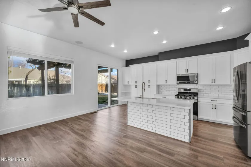 9638 Thunder Mountain, Reno, Nevada 89521, 4 Bedrooms Bedrooms, ,2 BathroomsBathrooms,Residential,Residential,Thunder Mountain,260000291