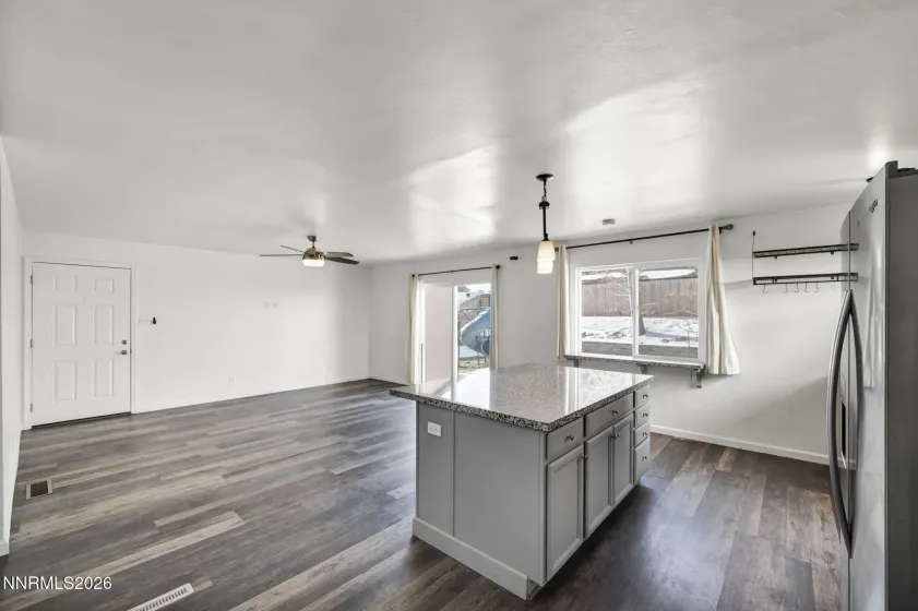 7575 Halifax, Reno, Nevada 89506, 3 Bedrooms Bedrooms, ,2 BathroomsBathrooms,Residential,Residential,Halifax,260000986