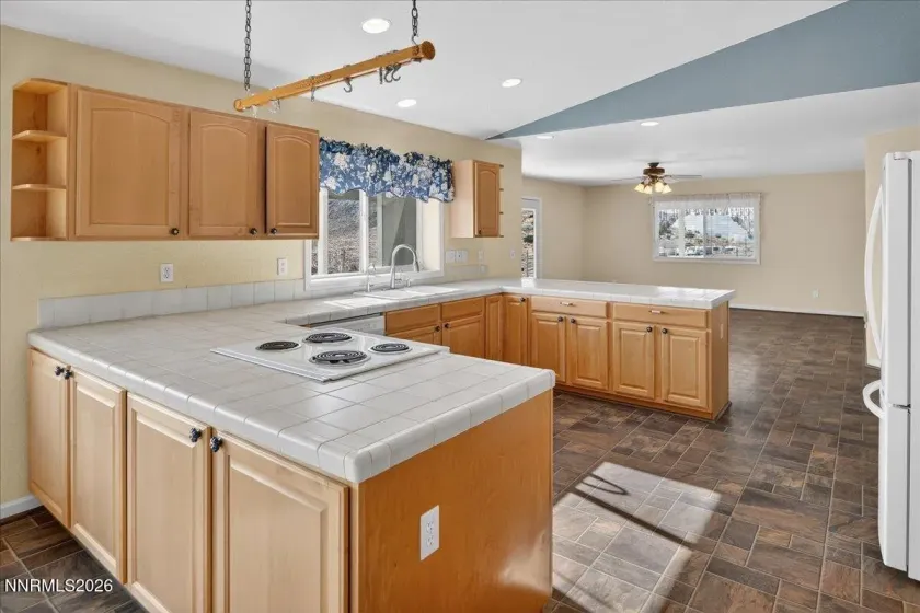 63 Rahonda, Sparks, Nevada 89441, 4 Bedrooms Bedrooms, ,3 BathroomsBathrooms,Residential,Residential,Rahonda,260000990