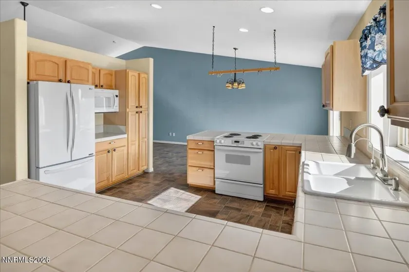 63 Rahonda, Sparks, Nevada 89441, 4 Bedrooms Bedrooms, ,3 BathroomsBathrooms,Residential,Residential,Rahonda,260000990