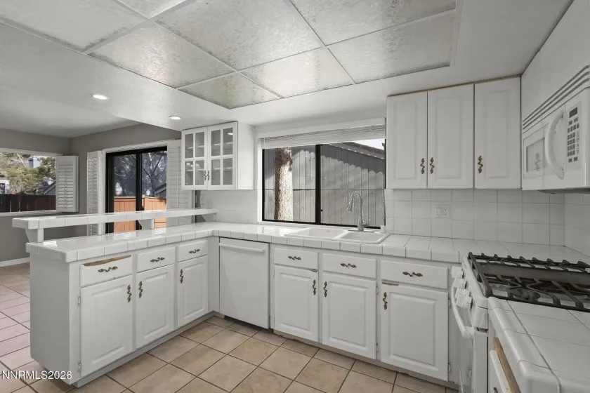 6429 Meadow Valley, Reno, Nevada 89519, 3 Bedrooms Bedrooms, ,3 BathroomsBathrooms,Residential,Residential,Meadow Valley,260000994