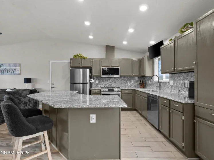 390 Ember, Sparks, Nevada 89436, 3 Bedrooms Bedrooms, ,3 BathroomsBathrooms,Residential,Residential,Ember,260001000