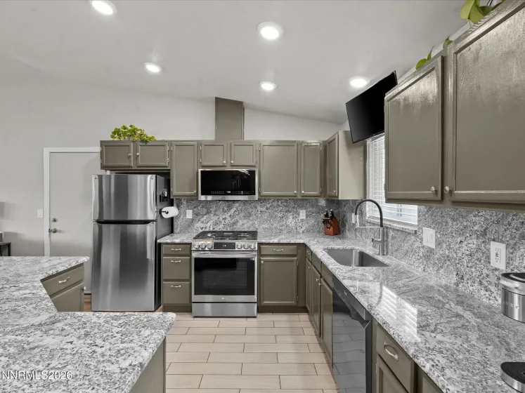 390 Ember, Sparks, Nevada 89436, 3 Bedrooms Bedrooms, ,3 BathroomsBathrooms,Residential,Residential,Ember,260001000