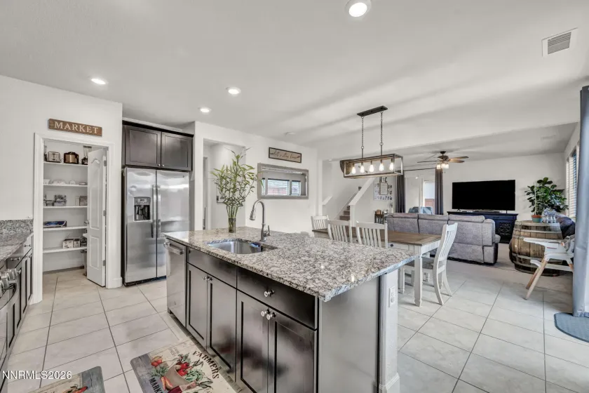 6185 Red Stable, Sparks, Nevada 89436, 4 Bedrooms Bedrooms, ,4 BathroomsBathrooms,Residential,Residential,Red Stable,260001008