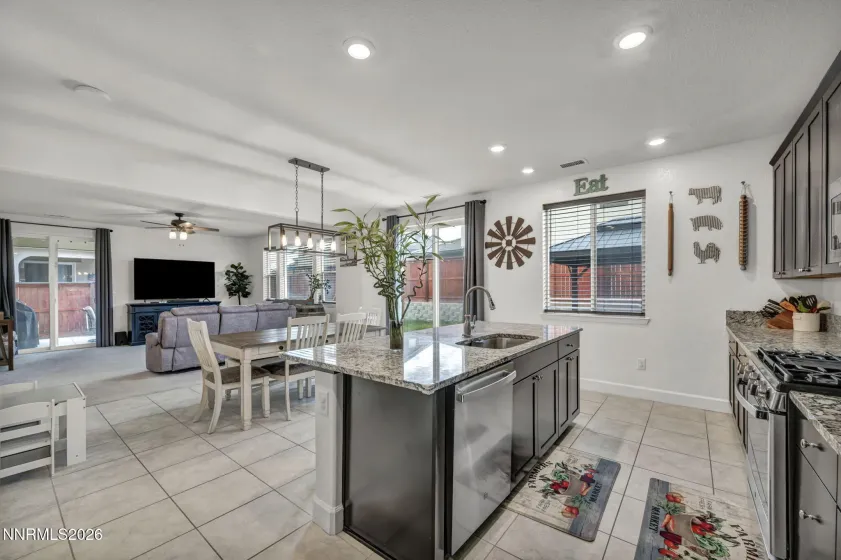 6185 Red Stable, Sparks, Nevada 89436, 4 Bedrooms Bedrooms, ,4 BathroomsBathrooms,Residential,Residential,Red Stable,260001008