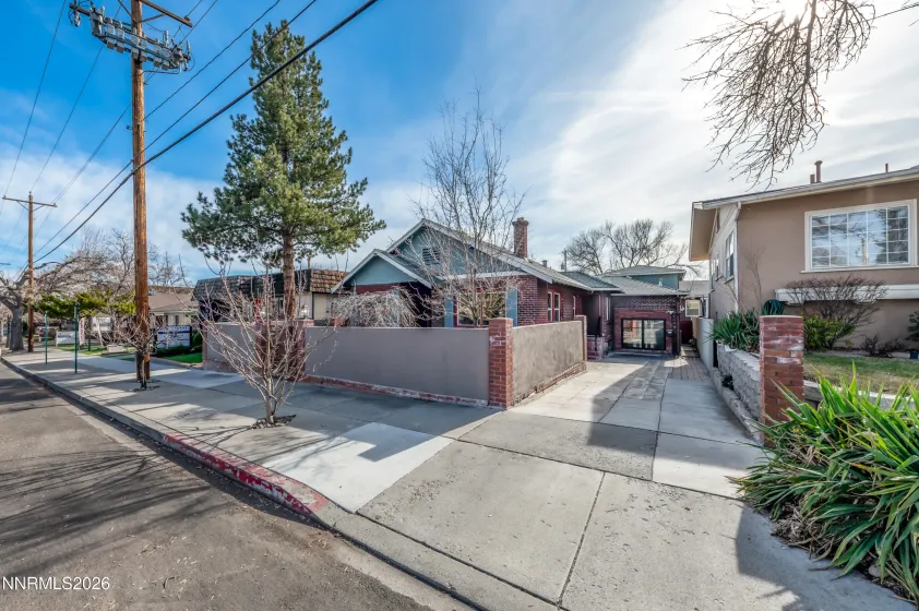 596 California, Reno, Nevada 89509, ,Residential Income,Residential,California,260001026