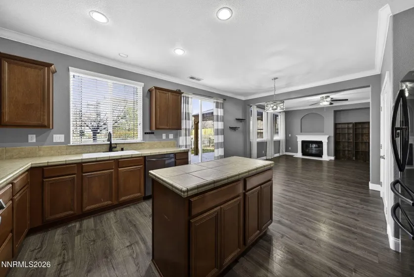 3706 Lepus, Sparks, Nevada 89436, 5 Bedrooms Bedrooms, ,3 BathroomsBathrooms,Residential,Residential,Lepus,260001032