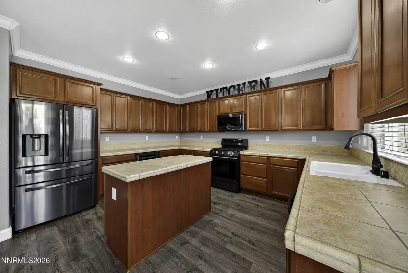 3706 Lepus, Sparks, Nevada 89436, 5 Bedrooms Bedrooms, ,3 BathroomsBathrooms,Residential,Residential,Lepus,260001032