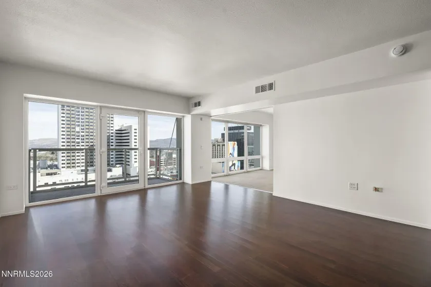 255 Sierra, Reno, Nevada 89501, 1 Bedroom Bedrooms, ,1 BathroomBathrooms,Residential,Residential,Sierra,260001021