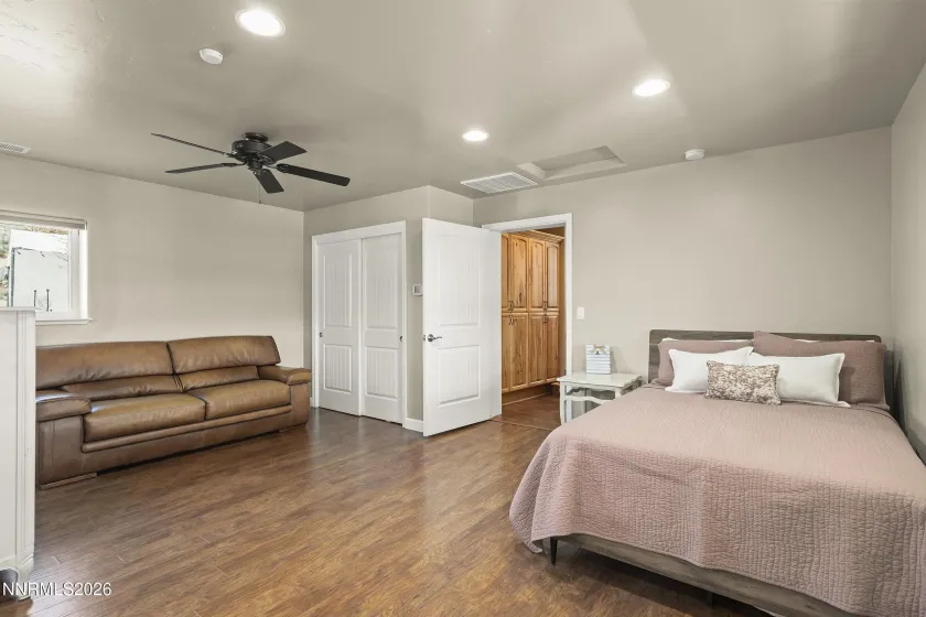 730 Encanto, Sparks, Nevada 89441, 4 Bedrooms Bedrooms, ,4 BathroomsBathrooms,Residential,Residential,Encanto,260001049