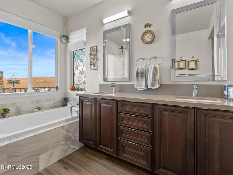 4430 Dancing Moon, Sparks, Nevada 89436, 5 Bedrooms Bedrooms, ,3 BathroomsBathrooms,Residential,Residential,Dancing Moon,260001055