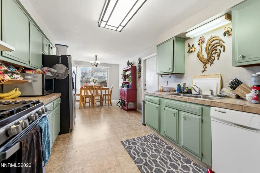 220 Hampton, Carson City, Nevada 89706, 3 Bedrooms Bedrooms, ,2 BathroomsBathrooms,Residential,Residential,Hampton,260001058