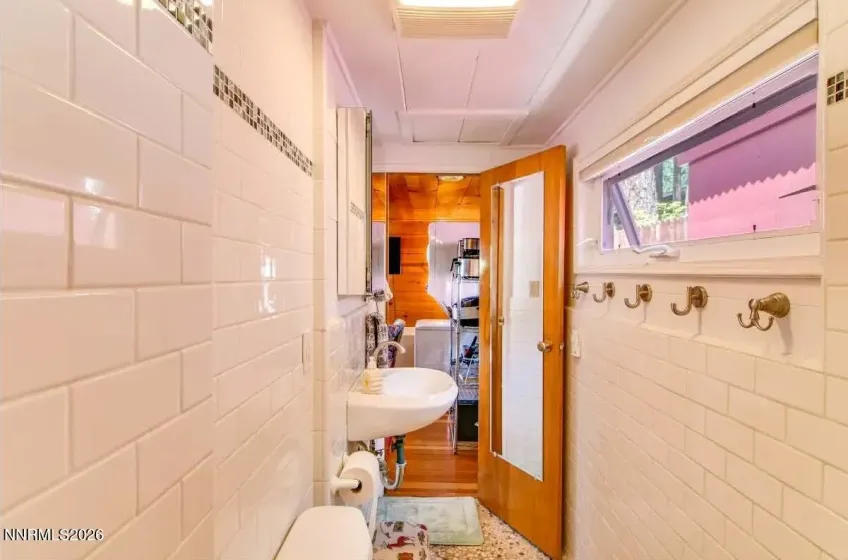 212 Lyons, Zephyr Cove, Nevada 89448, 1 Bedroom Bedrooms, ,1 BathroomBathrooms,Residential,Residential,Lyons,260001059