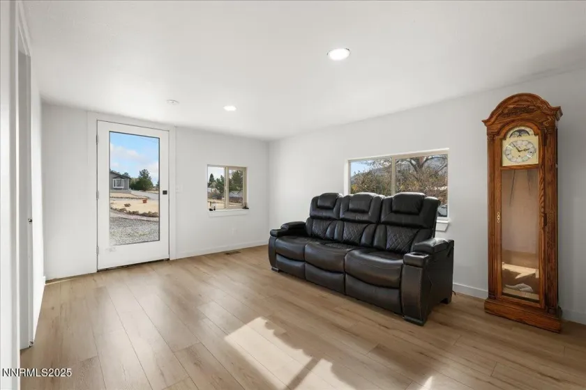 8101 Leroy, Reno, Nevada 89523, 5 Bedrooms Bedrooms, ,4 BathroomsBathrooms,Residential,Residential,Leroy,260001065