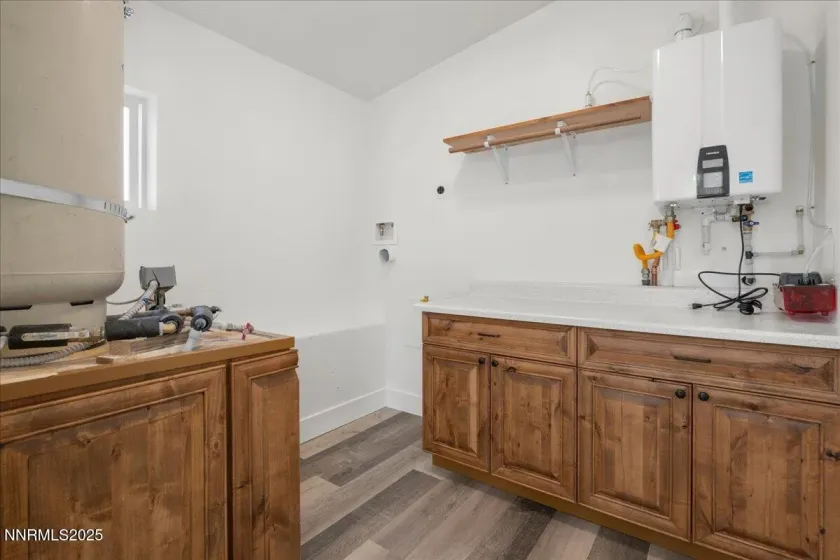 8101 Leroy, Reno, Nevada 89523, 5 Bedrooms Bedrooms, ,4 BathroomsBathrooms,Residential,Residential,Leroy,260001065