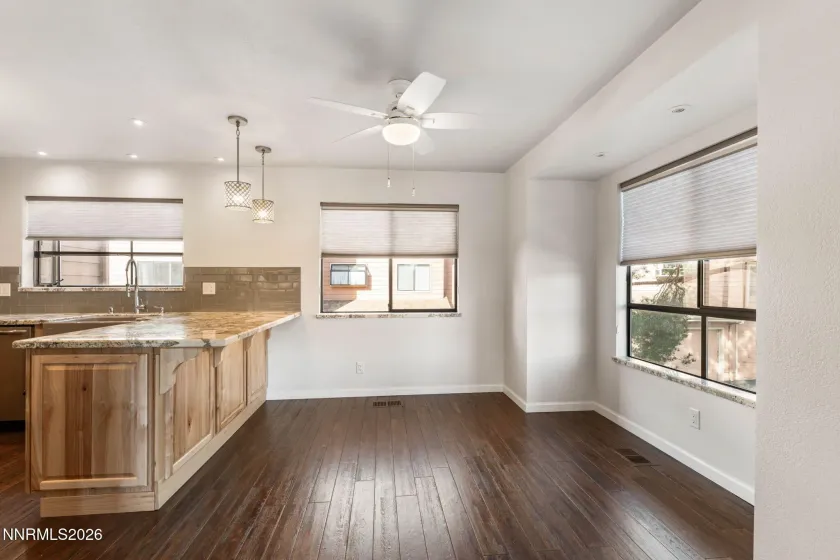 2875 Idlewild, Reno, Nevada 89509, 2 Bedrooms Bedrooms, ,3 BathroomsBathrooms,Residential,Residential,Idlewild,260001068