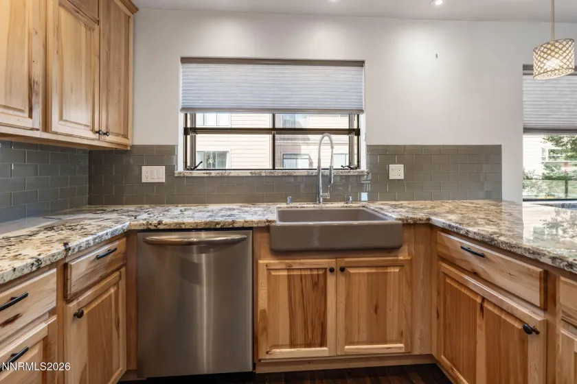 2875 Idlewild, Reno, Nevada 89509, 2 Bedrooms Bedrooms, ,3 BathroomsBathrooms,Residential,Residential,Idlewild,260001068