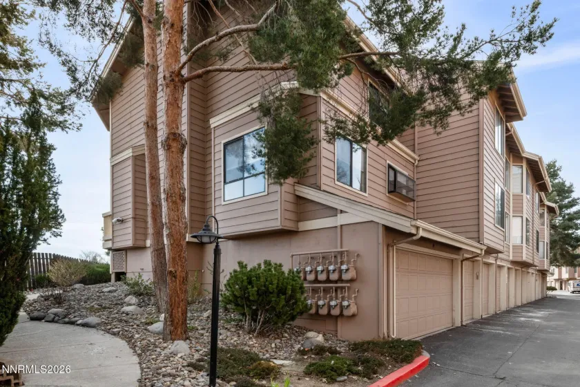 2875 Idlewild, Reno, Nevada 89509, 2 Bedrooms Bedrooms, ,3 BathroomsBathrooms,Residential,Residential,Idlewild,260001068