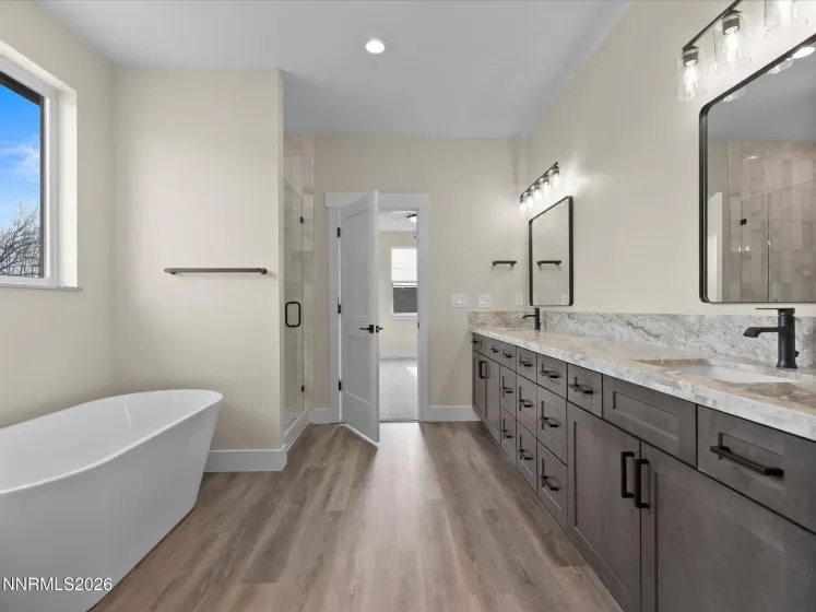 3592 Oakridge, Sparks, Nevada 89436, 4 Bedrooms Bedrooms, ,3 BathroomsBathrooms,Residential,Residential,Oakridge,260001088