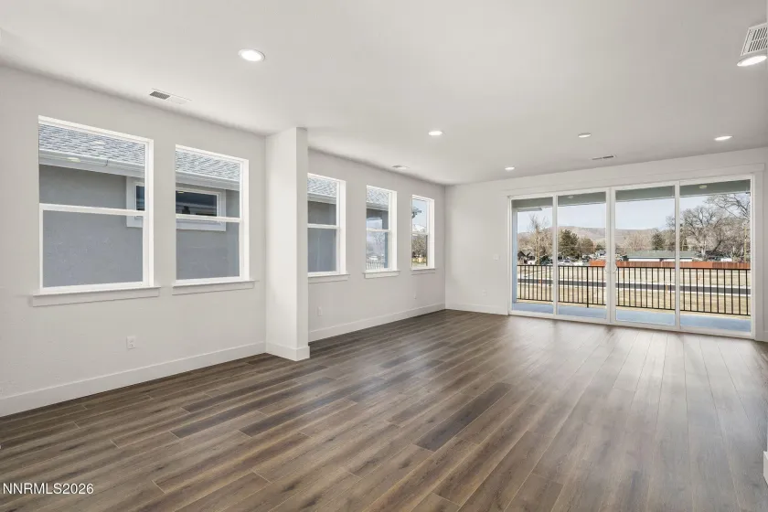 1284 Grove, Carson City, Nevada 89701, 4 Bedrooms Bedrooms, ,4 BathroomsBathrooms,Residential,Residential,Grove,260001091