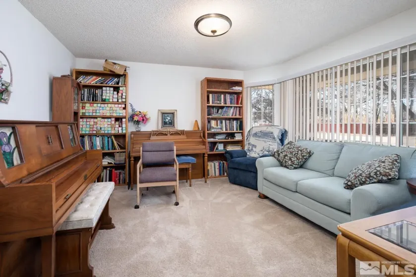 930 Edgewater, Fallon, Nevada 89406, 4 Bedrooms Bedrooms, ,2 BathroomsBathrooms,Residential,Residential,Edgewater,250005792