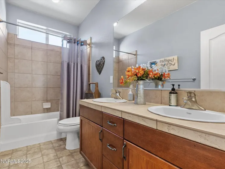 1357 Horse Creek, Fernley, Nevada 89408, 4 Bedrooms Bedrooms, ,3 BathroomsBathrooms,Residential,Residential,Horse Creek,250055057