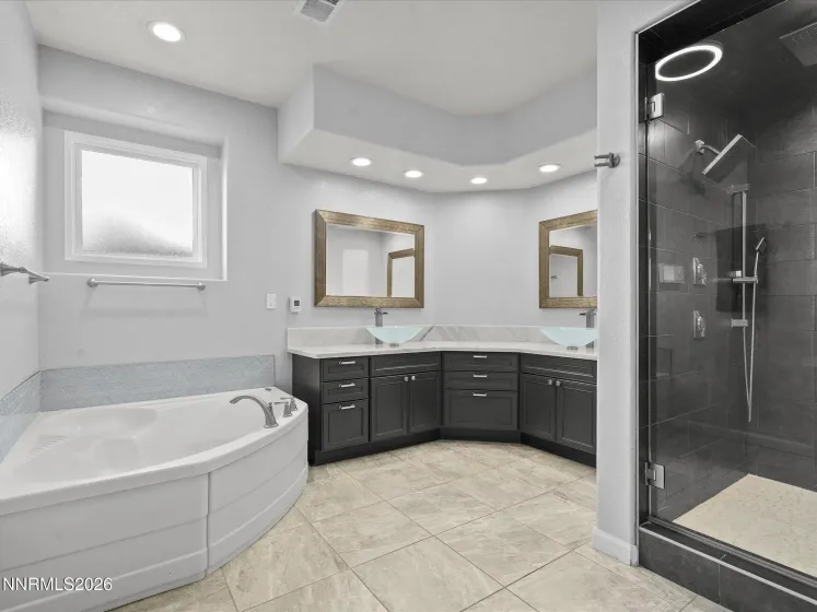 4943 Foxcreek, Reno, Nevada 89519, 4 Bedrooms Bedrooms, ,3 BathroomsBathrooms,Residential,Residential,Foxcreek,260001101