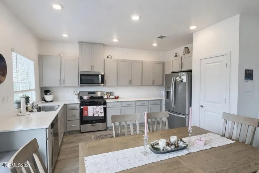 641 Pleasant Vista, Reno, Nevada 89506, 3 Bedrooms Bedrooms, ,3 BathroomsBathrooms,Residential,Residential,Pleasant Vista,260001110