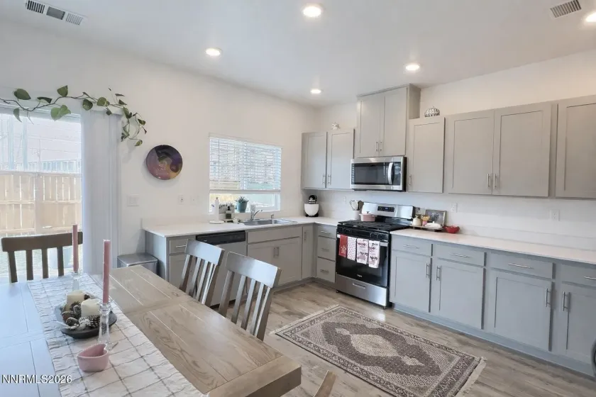 641 Pleasant Vista, Reno, Nevada 89506, 3 Bedrooms Bedrooms, ,3 BathroomsBathrooms,Residential,Residential,Pleasant Vista,260001110