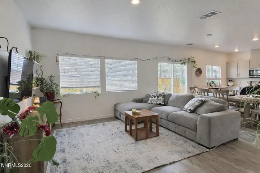 641 Pleasant Vista, Reno, Nevada 89506, 3 Bedrooms Bedrooms, ,3 BathroomsBathrooms,Residential,Residential,Pleasant Vista,260001110