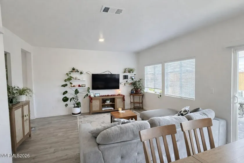 641 Pleasant Vista, Reno, Nevada 89506, 3 Bedrooms Bedrooms, ,3 BathroomsBathrooms,Residential,Residential,Pleasant Vista,260001110